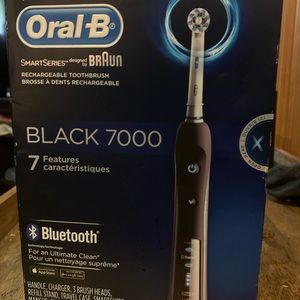 Oral B Black 7000 tooth brush